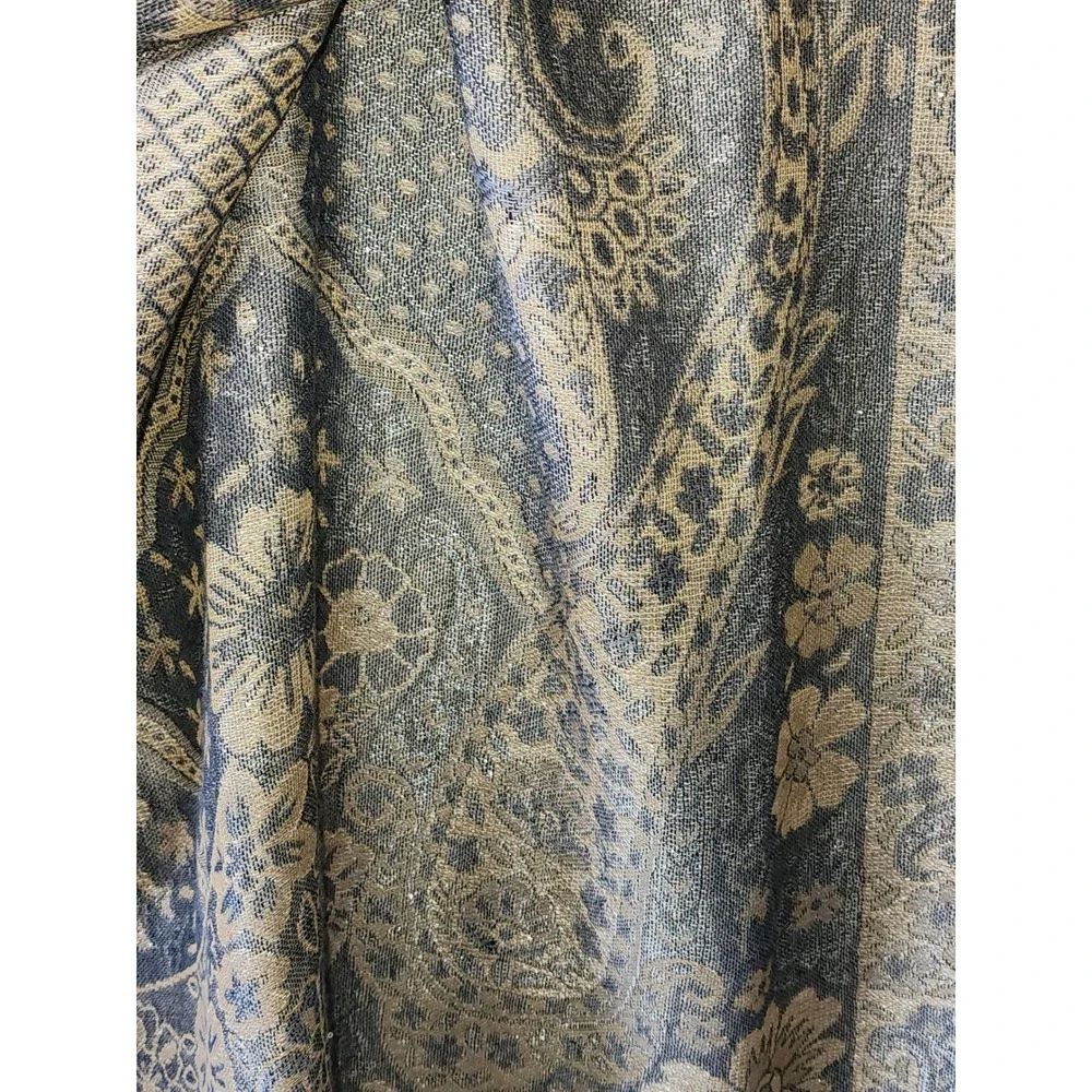 N/A intricate paisley